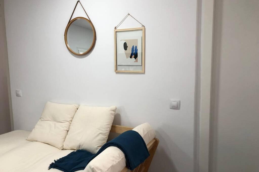 M4 Cool Terrace. 1 Min To Metro. 15 Min To Center Appartement Esplugues de Llobregat Buitenkant foto