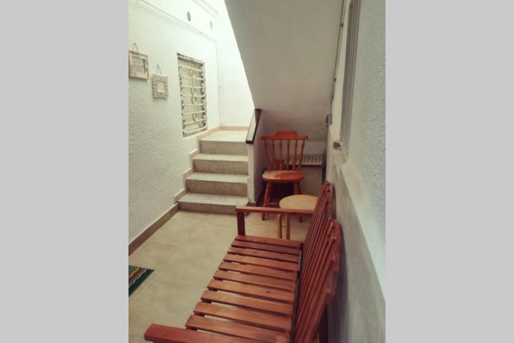 M4 Cool Terrace. 1 Min To Metro. 15 Min To Center Appartement Esplugues de Llobregat Buitenkant foto