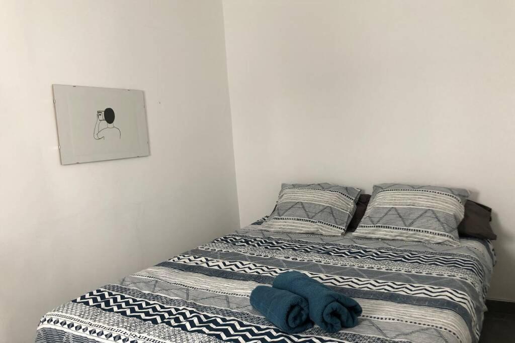 M4 Cool Terrace. 1 Min To Metro. 15 Min To Center Appartement Esplugues de Llobregat Buitenkant foto